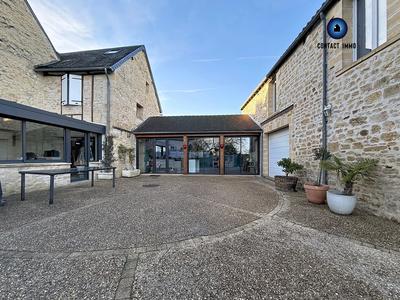 Maison - 279 m² - 9 pièces