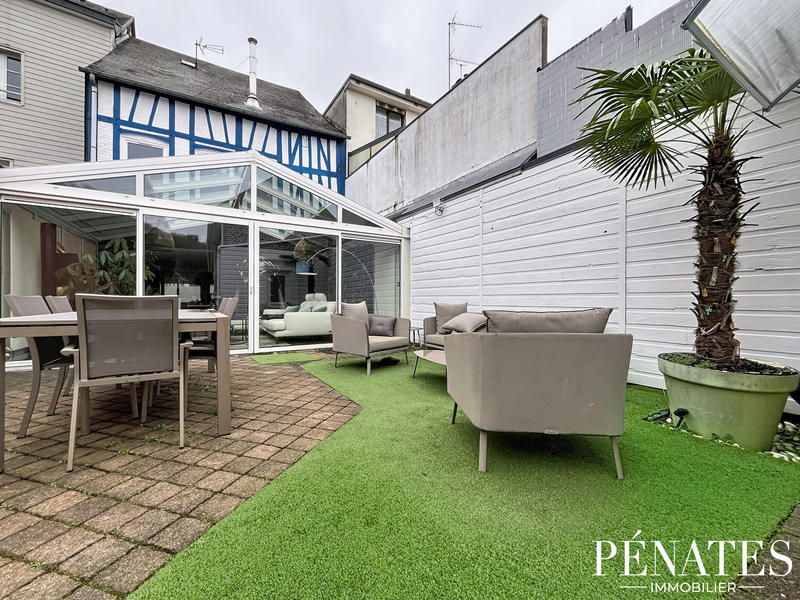 Maison - 195 m² - 7 pièces