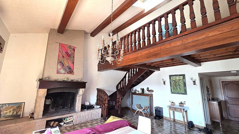 Appartement - 143 m² - 5 pièces