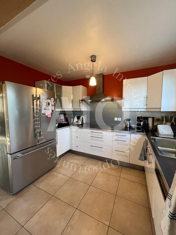 Maison - 360 m² - 10 pièces