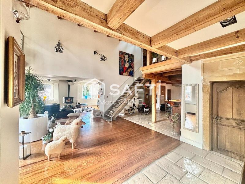 Maison - 335 m² - 11 pièces