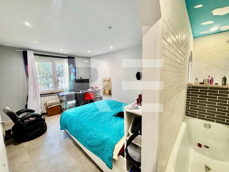 Maison - 180 m² - 4 pièces