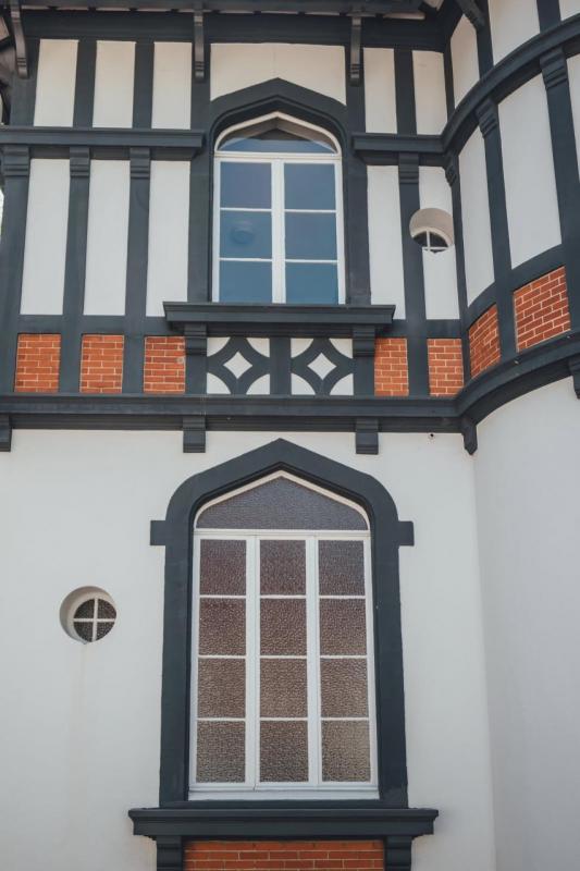 Demeure - 436 m² - 10 pièces