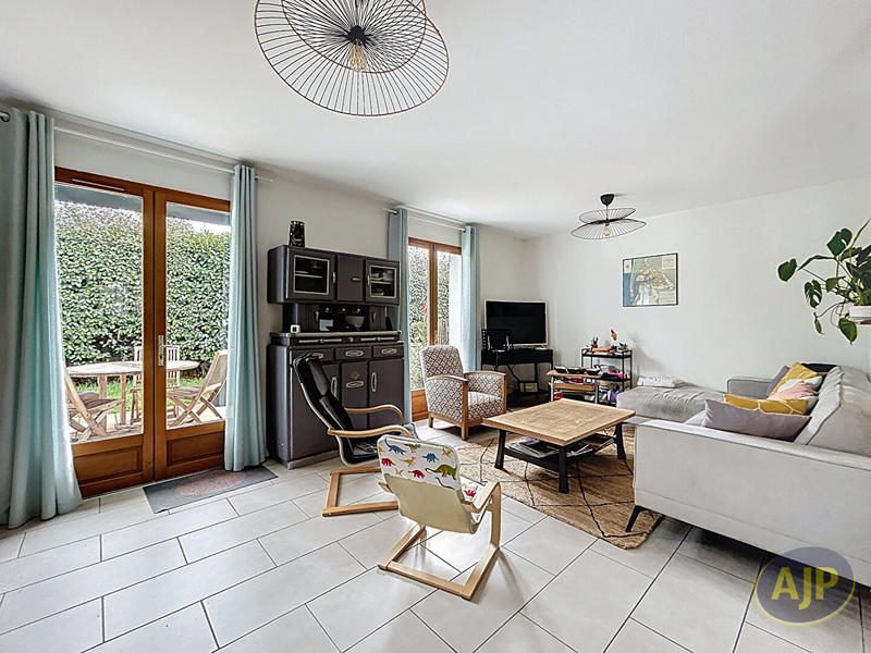 Maison - 102 m² - 5 pièces