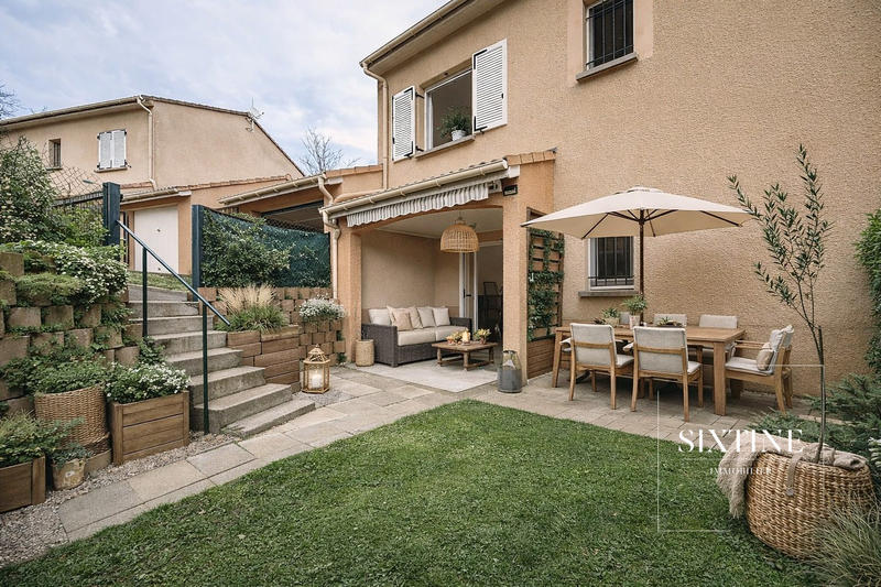 Maison traditionnelle - 82 m² - 4 pièces