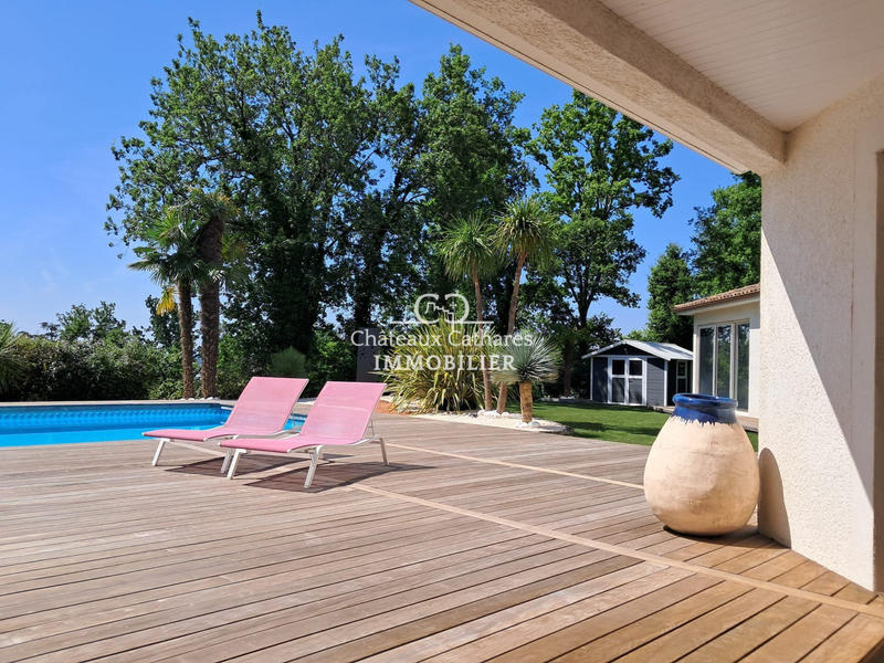 Maison - 350 m² - 10 pièces