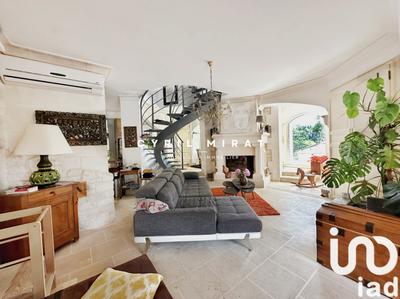 Maison - 227 m² - 8 pièces