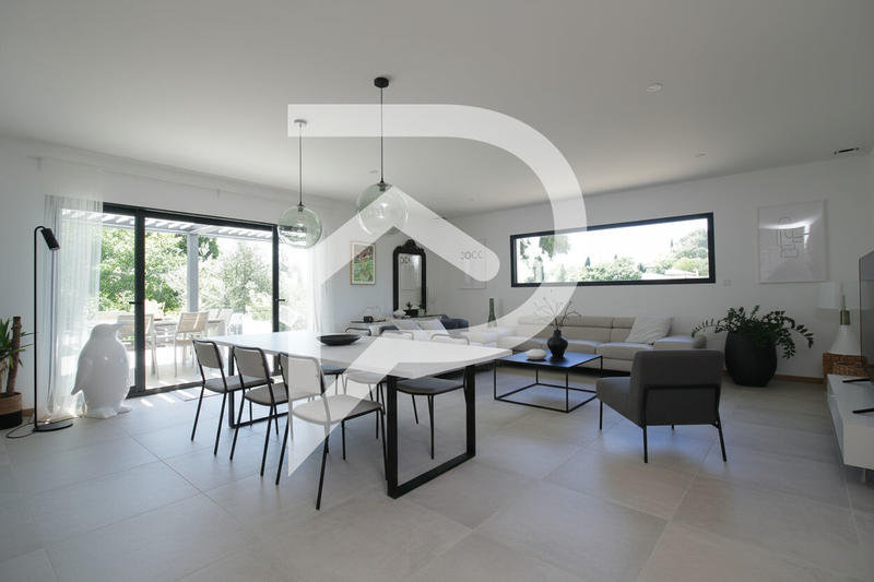 Maison - 160 m² - 5 pièces