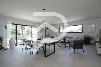 Maison - 160 m² - 5 pièces