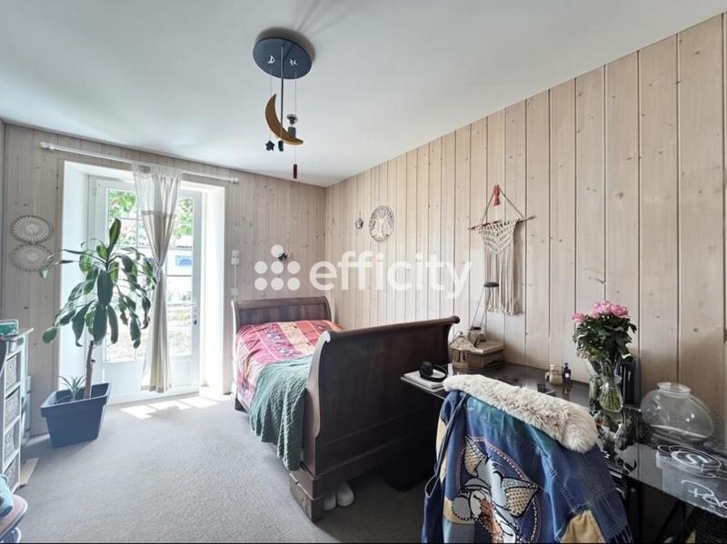 Maison - 260 m² - 10 pièces