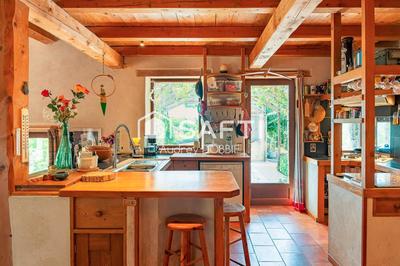 Maison - 228 m² - 8 pièces