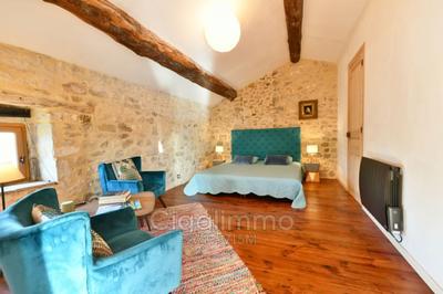 Maison en pierre - 142 m² - 7 pièces