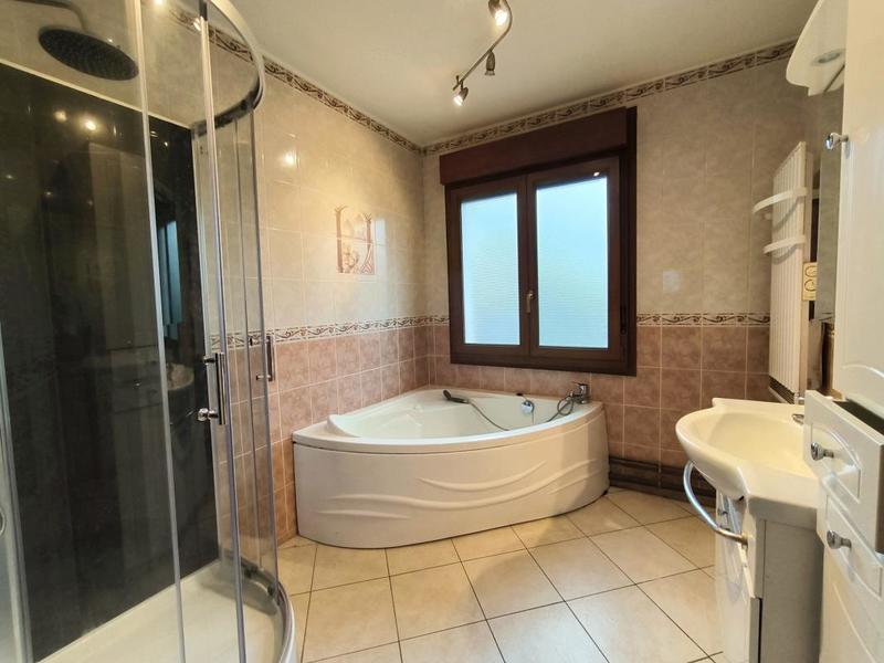 Pavillon - 98 m² - 5 pièces