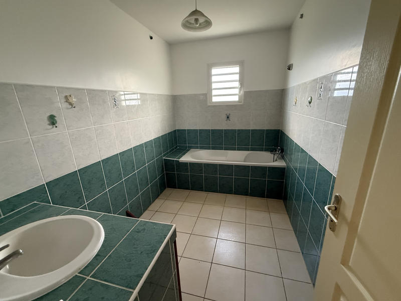 Maison - 112 m² - 4 pièces