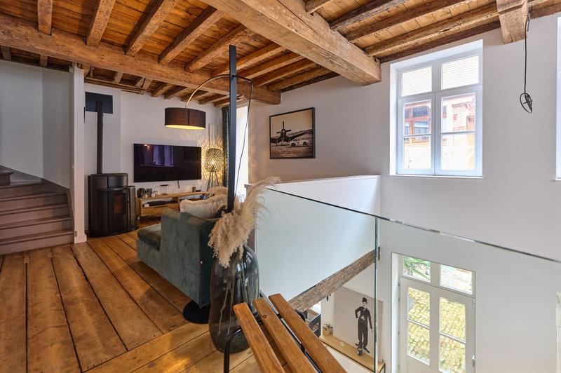 Maison - 258 m² - 9 pièces