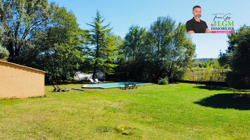 Maison - 237 m² - 7 pièces