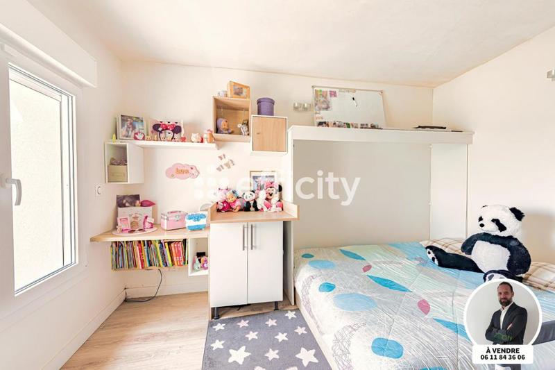 Maison - 270 m² - 8 pièces