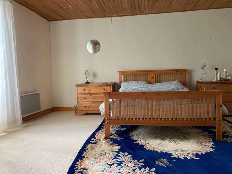 Maison - 202 m² - 8 pièces