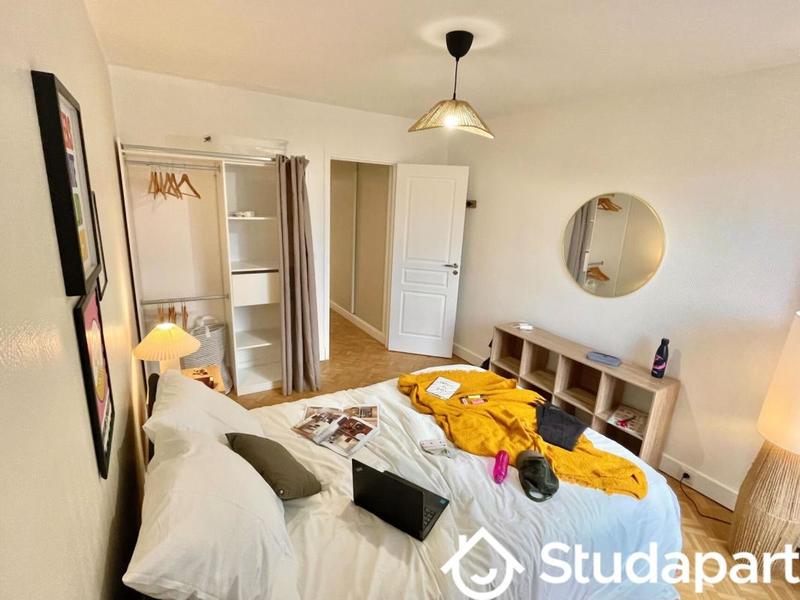 Chambre - 12 m² - 1 pièce