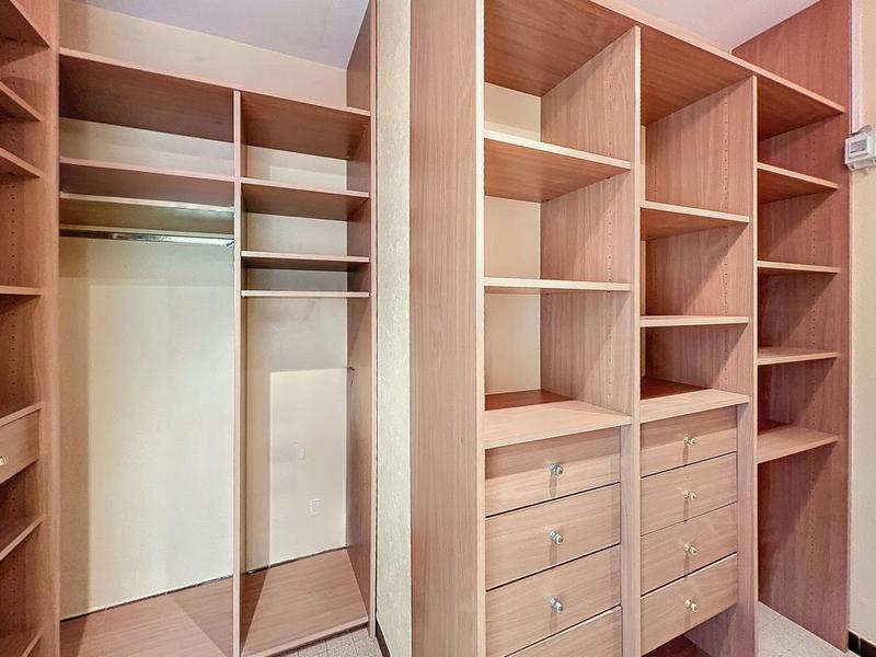 Appartement - 98 m² - 5 pièces