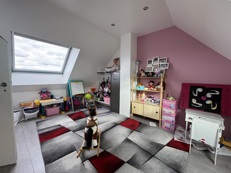 Maison traditionnelle - 151 m² - 6 pièces