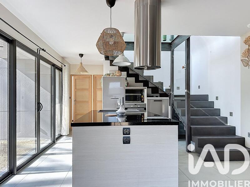 Maison - 104 m² - 5 pièces