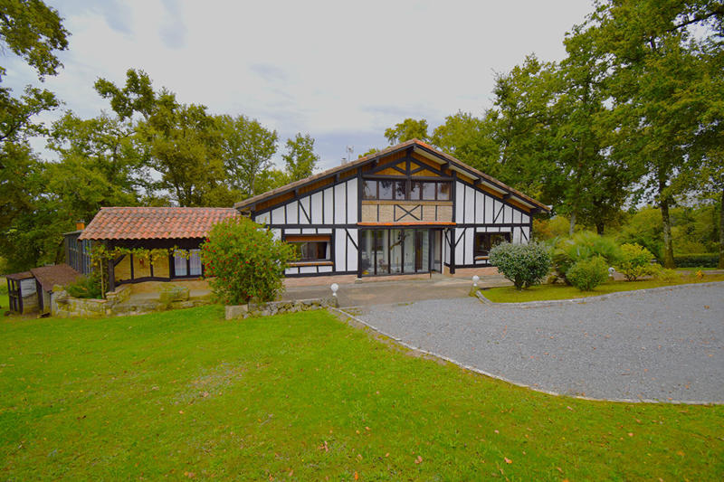 Maison - 162 m² - 4 pièces