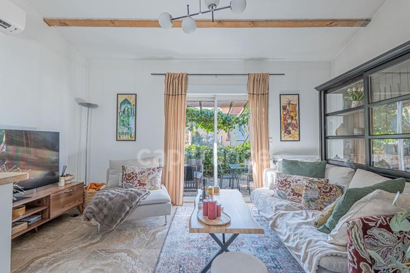 Demeure - 210 m² - 7 pièces