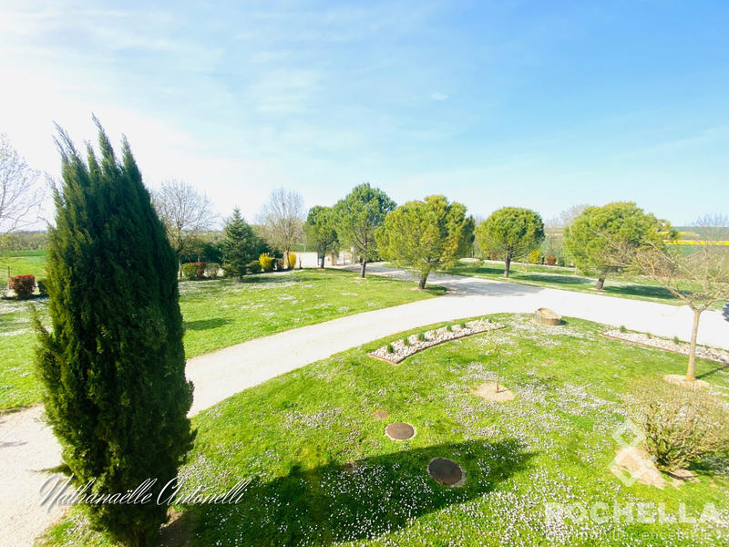 Maison - 311 m² - 7 pièces