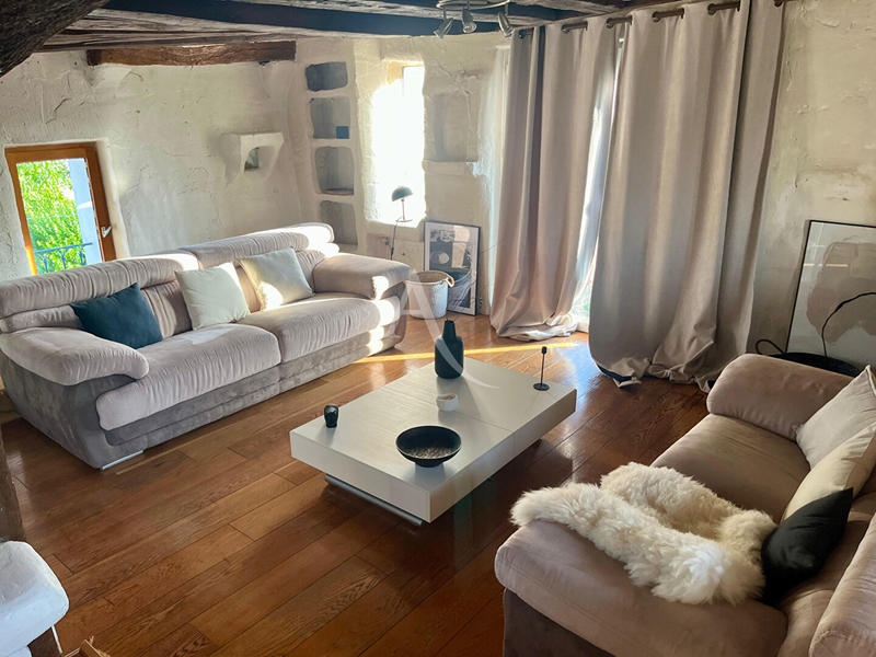 Maison - 304 m² - 6 pièces