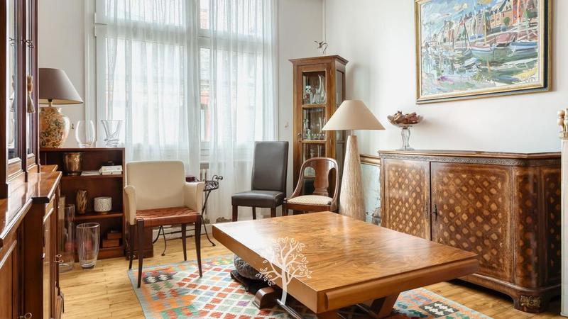 Maison - 270 m² - 8 pièces