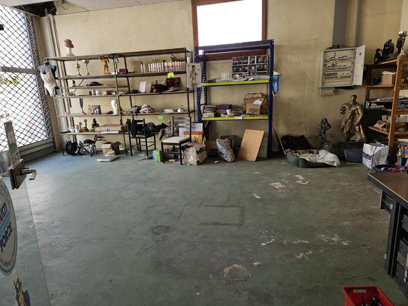 Maison - 600 m² - 5 pièces