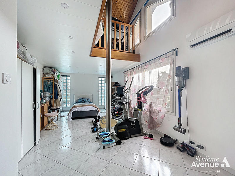 Maison - 194 m² - 8 pièces