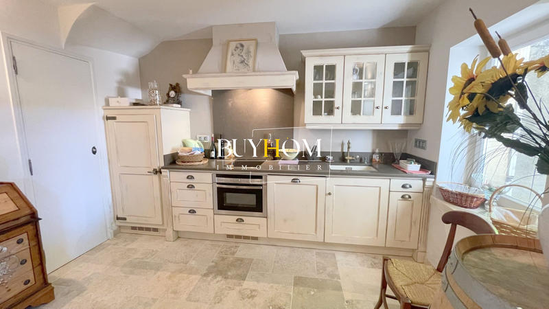 Maison - 304 m² - 8 pièces