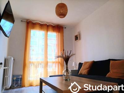 Chambre - 12 m² - 1 pièce