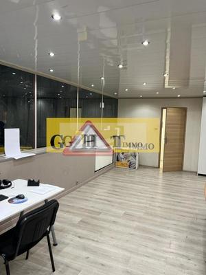 Entrepôt - 2 500 m²