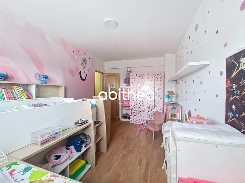 Maison - 102 m² - 4 pièces