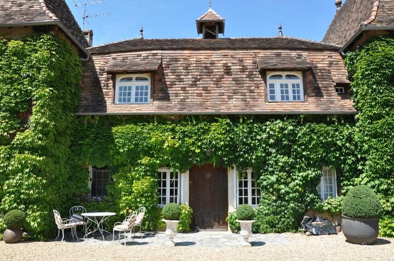 Maison traditionnelle - 260 m² - 8 pièces