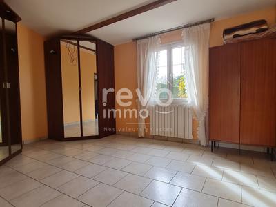 Maison - 158 m² - 8 pièces