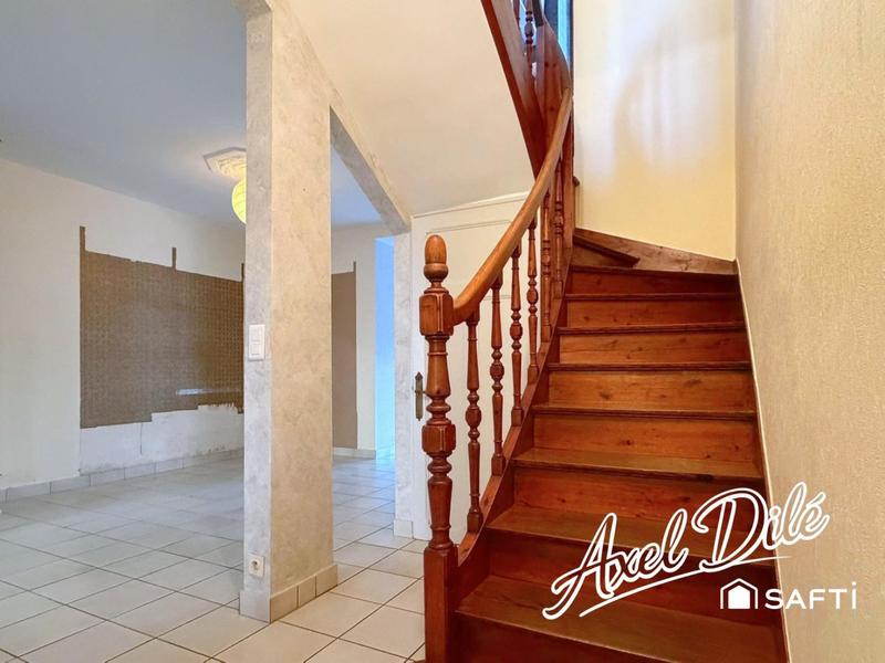 Maison - 214 m² - 8 pièces