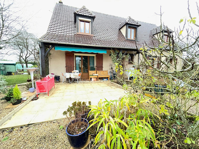 Maison - 180 m² - 9 pièces