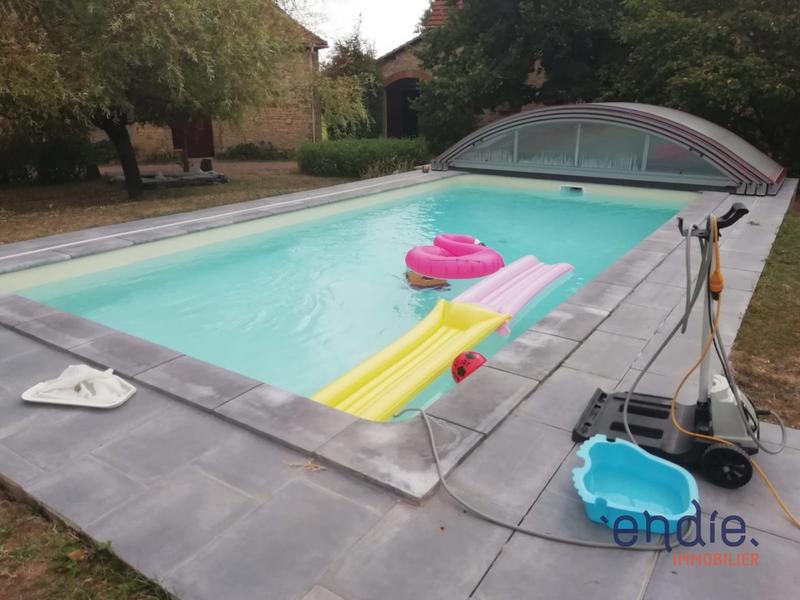 Maison - 230 m² - 7 pièces