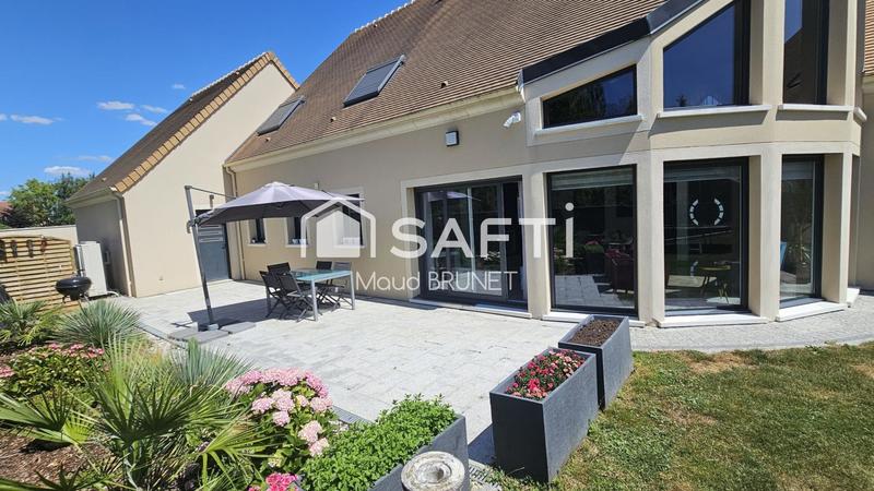 Maison - 360 m² - 9 pièces