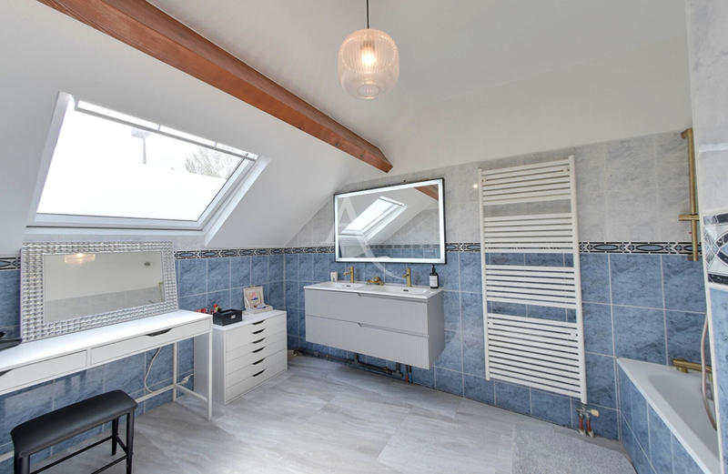 Maison - 185 m² - 6 pièces