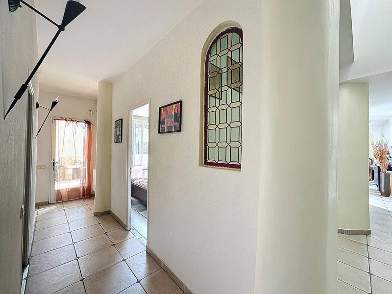 Maison - 208 m² - 6 pièces