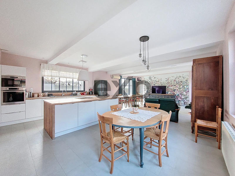 Maison - 102 m² - 4 pièces