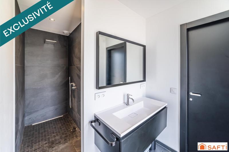 Maison - 220 m² - 6 pièces