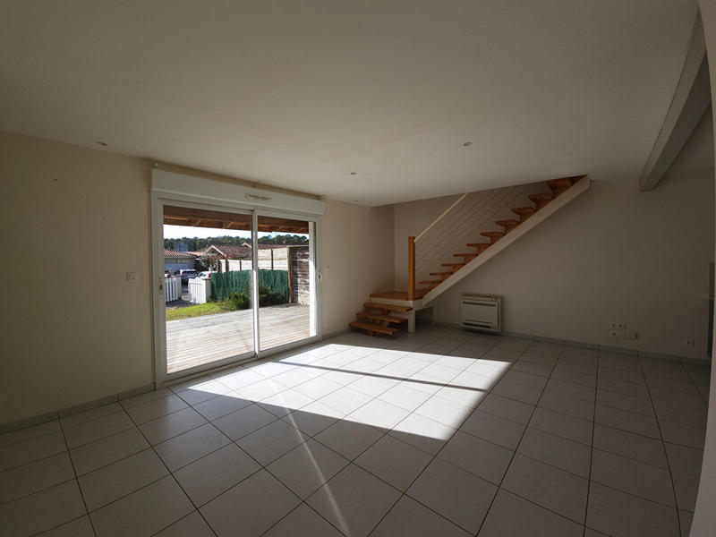 Maison - 90 m² - 4 pièces