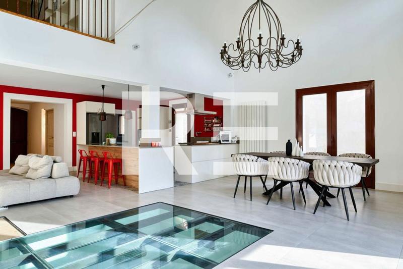 Maison - 166 m² - 6 pièces