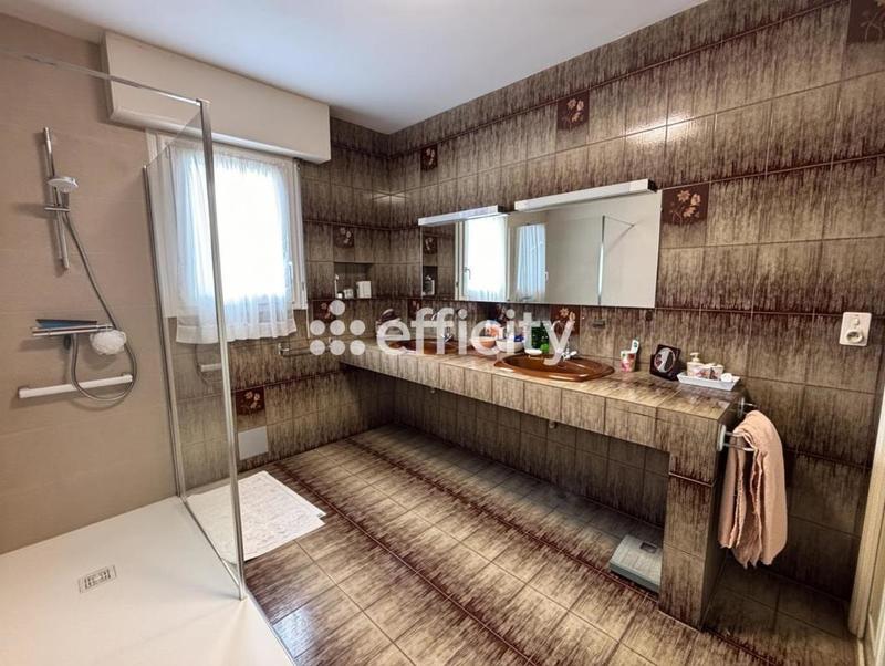 Maison - 183 m² - 6 pièces